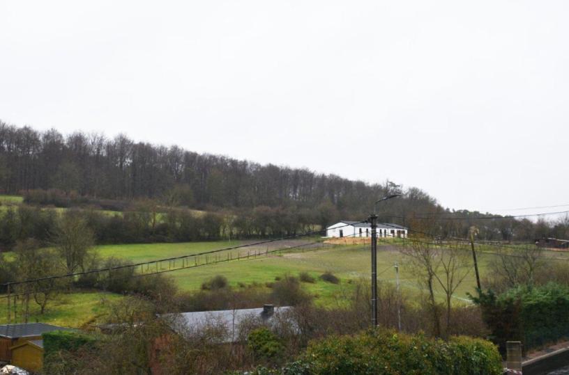Vila Les Cinq Francais Nismes Exteriér fotografie