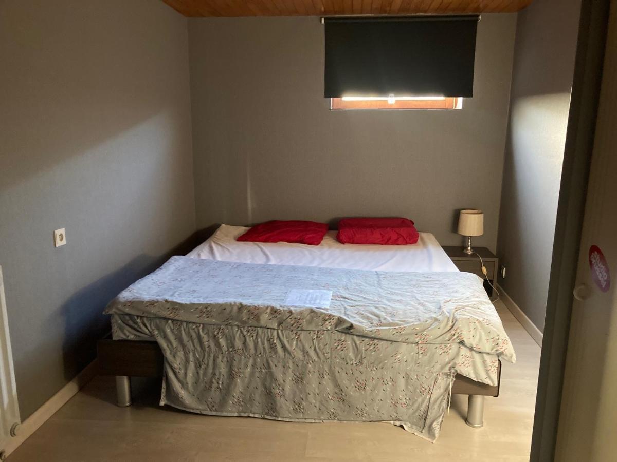 Vila Les Cinq Francais Nismes Exteriér fotografie